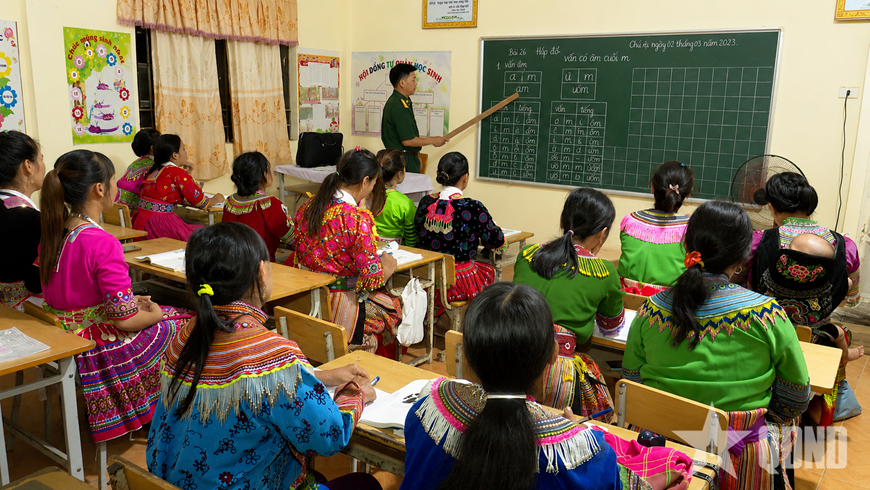 Nơi biên cương sáng niềm tin Đảng